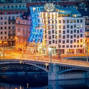 Hotell Dancing House - Tancici Dum, Prag
