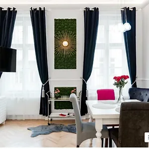 Vogue Near By Wenceslas Square Апартаменты